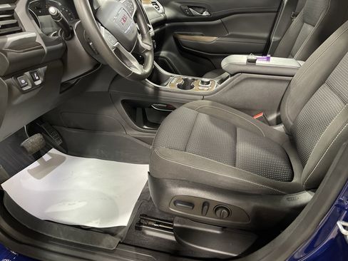 Used 2023 GMC Acadia SLE w/ Driver Convenience Package image 9