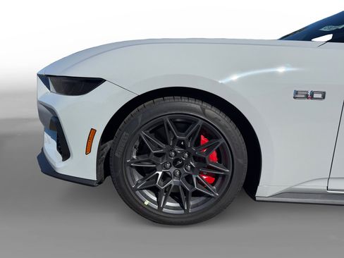New 2026 Ford Mustang GT w/ GT Performance Package RWD image 9