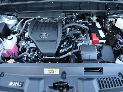 Used 2024 Toyota Highlander Limited image 29