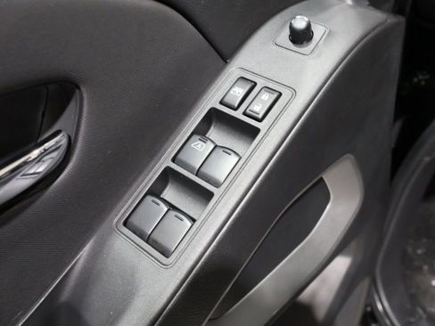 Used 2024 Nissan Frontier SV image 20