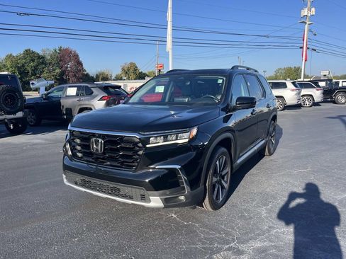 Used 2023 Honda Pilot Elite image 3