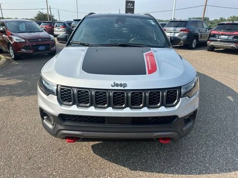 Used 2024 Jeep Compass Trailhawk AWD/4WD image 8
