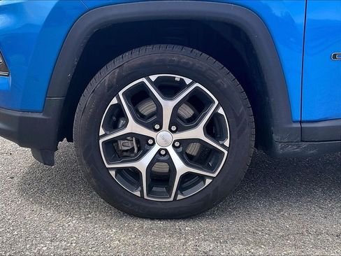 Used 2024 Jeep Compass Limited AWD/4WD image 7