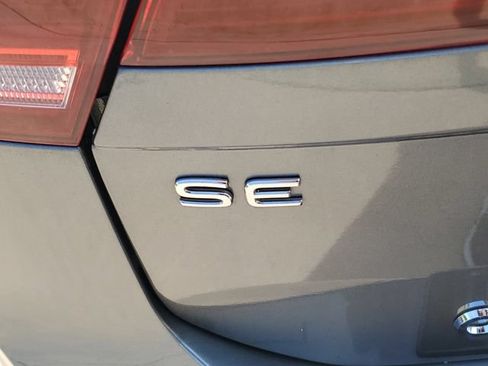 Used 2023 Volkswagen Tiguan SE FWD image 34