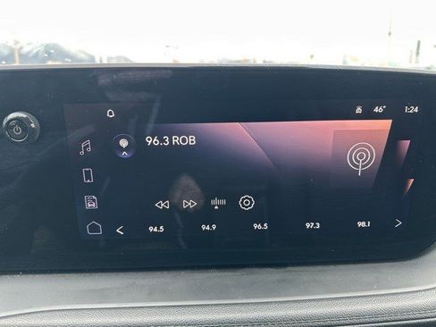 Used 2024 Buick Encore GX Sport Touring image 17