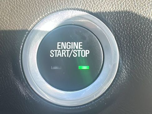 Used 2024 GMC Terrain SLE FWD image 23