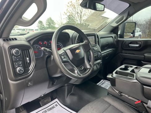 Used 2024 Chevrolet Silverado 2500 Custom w/ Custom Value Package image 16