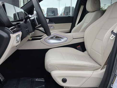 Certified 2025 Mercedes-Benz GLS 450 4MATIC image 11
