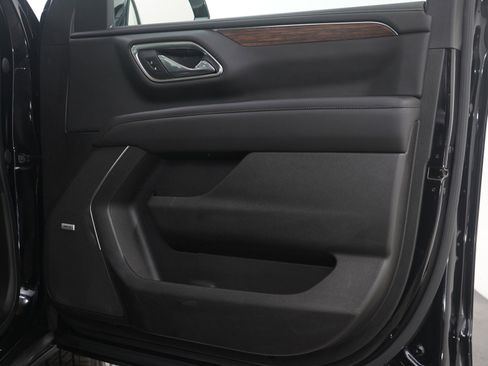 Used 2021 Chevrolet Suburban High Country w/ Premium Package image 9