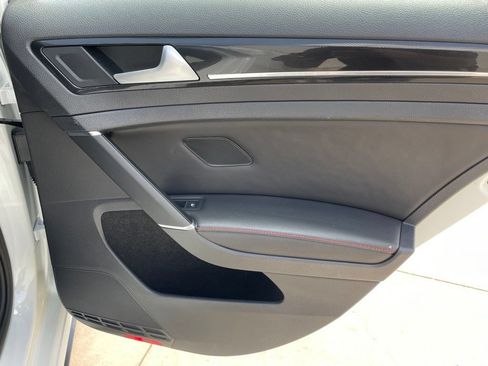Used 2016 Volkswagen GTI SE FWD image 25