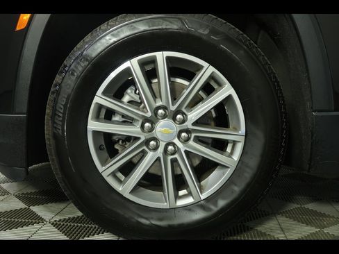 Used 2022 Chevrolet Traverse LT image 17