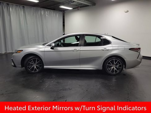 Used 2021 Toyota Camry SE FWD image 5