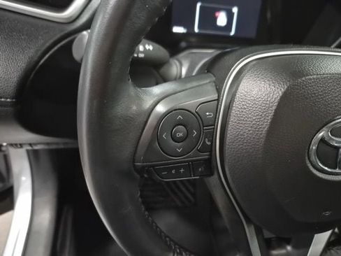 Used 2024 Toyota Corolla Cross XLE w/ Convenience Package image 16