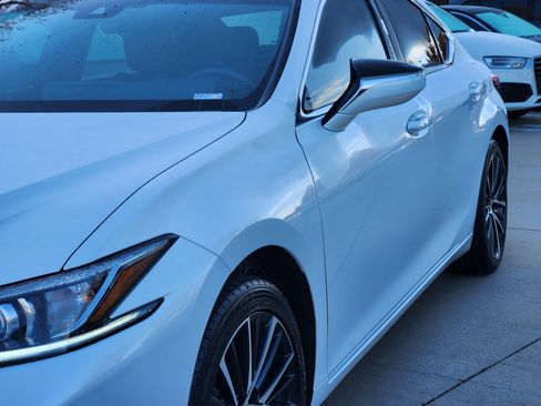 Used 2024 Lexus ES 350 w/ Premium Package image 9