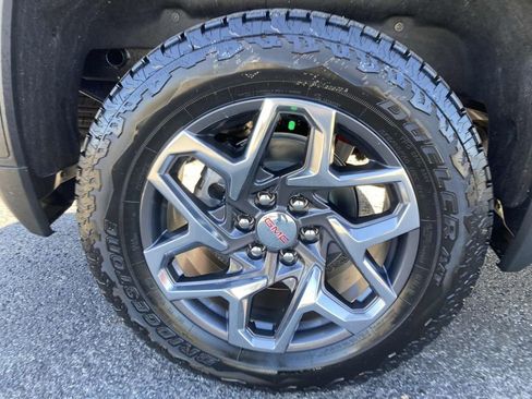 New 2026 GMC Sierra 1500 SLT w/ SLT Premium Package image 10