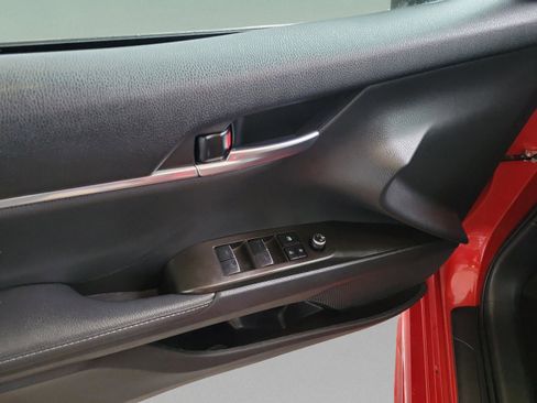 Used 2022 Toyota Camry XSE image 8