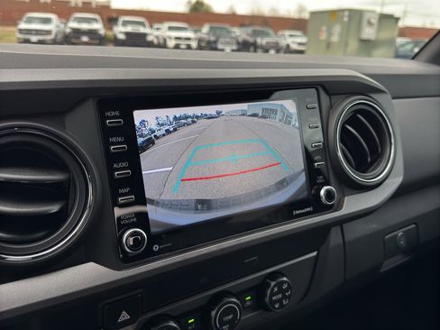 Used 2020 Toyota Tacoma TRD Off-Road image 22