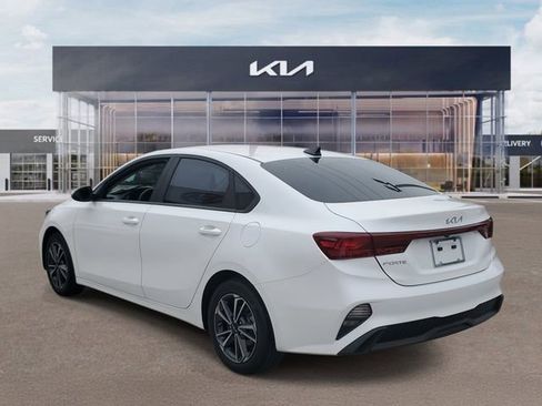 Used 2023 Kia Forte LXS w/ LXS Technology Package image 4