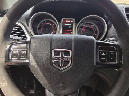 Used 2019 Dodge Journey SE FWD image 6