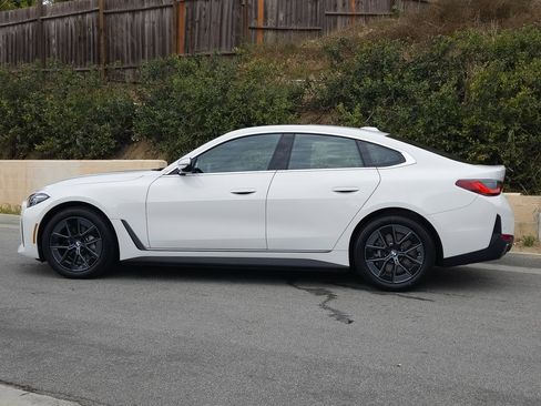 Used 2025 BMW i4 eDrive40 image 27