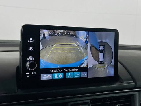 Used 2025 Honda Pilot TrailSport image 14