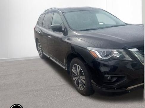 Used 2017 Nissan Pathfinder SL w/ SL Tech Package image 3