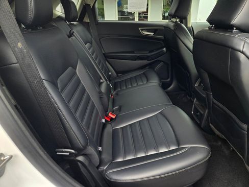 Used 2024 Ford Edge SEL image 10