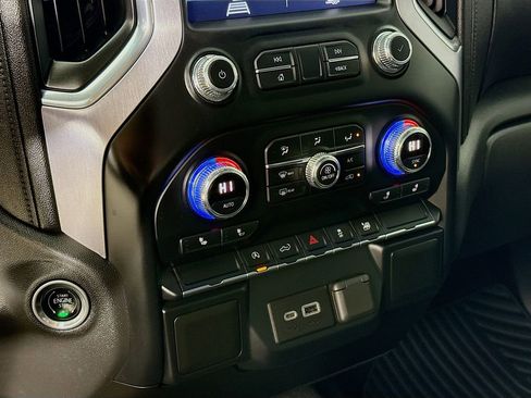 Used 2020 GMC Sierra 1500 SLE w/ SLE Value Package image 18