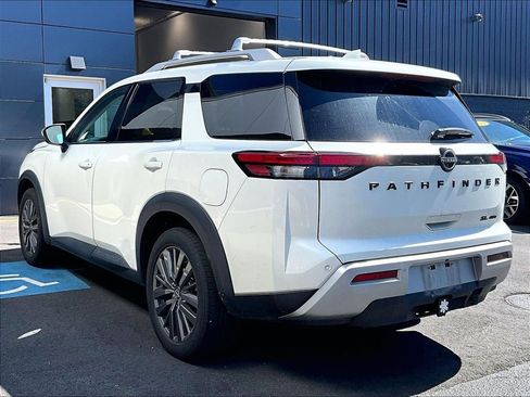 Used 2023 Nissan Pathfinder SL w/ SL Premium Package AWD/4WD image 6