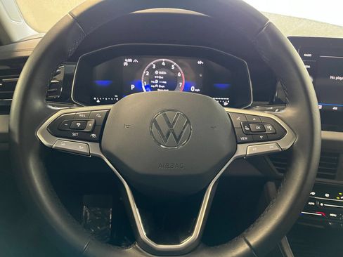 Used 2025 Volkswagen Jetta SE FWD image 29