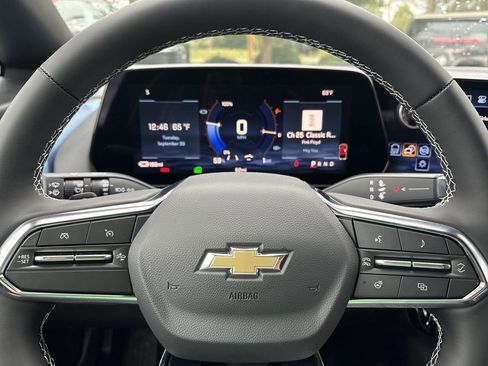 New 2026 Chevrolet Equinox EV LT image 13