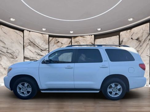Used 2010 Toyota Sequoia SR5 RWD image 5