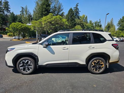 Used 2025 Subaru Forester Premium AWD/4WD image 4
