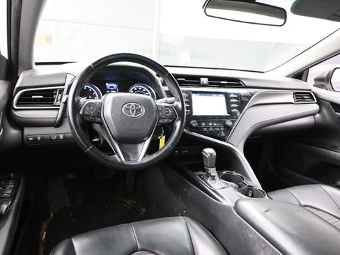 Used 2019 Toyota Camry SE image 18