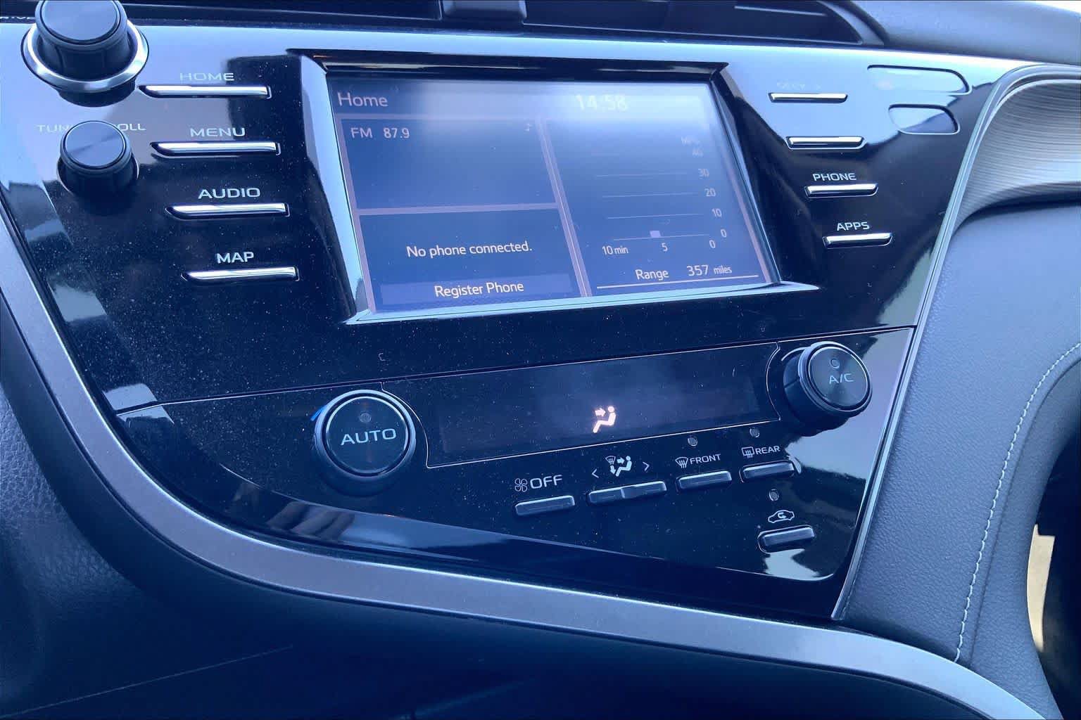 Used 2019 Toyota Camry SE FWD image 35