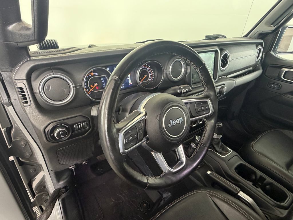 Used 2020 Jeep Gladiator Overland w/ Popular Equipment Package AWD/4WD image 13
