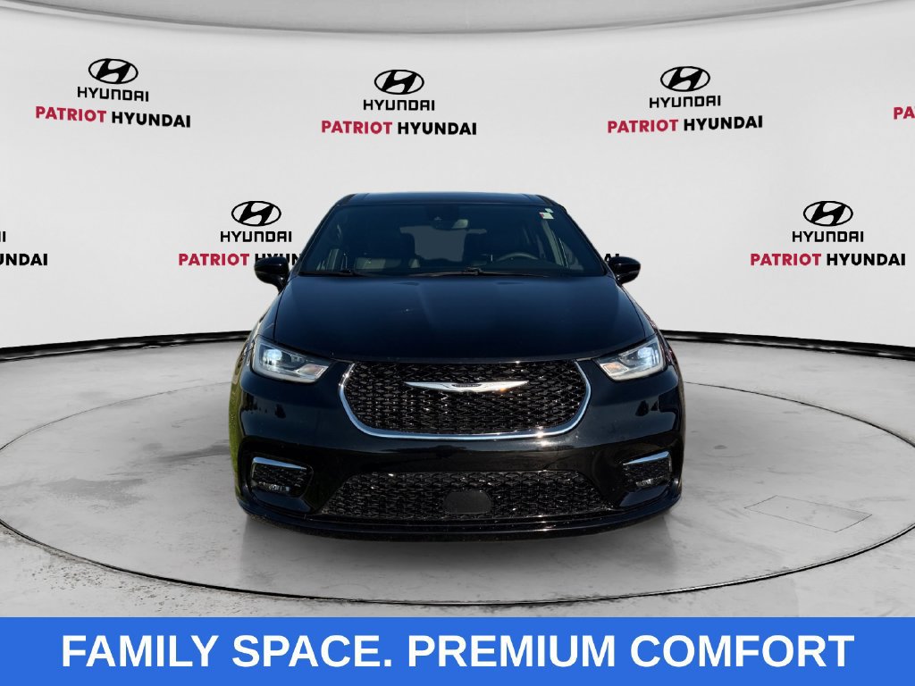 Used 2025 Chrysler Pacifica Select FWD image 8