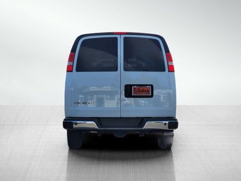 Used 2025 Chevrolet Express 3500 LT w/ LT Preferred Equipment Group RWD image 5