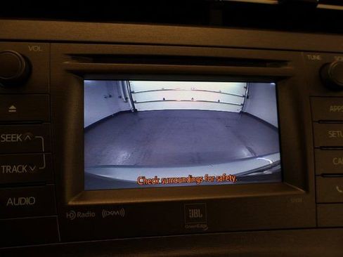 Used 2015 Toyota Prius Five image 22