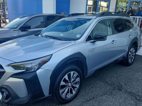 Used 2023 Subaru Outback Limited AWD/4WD image 1