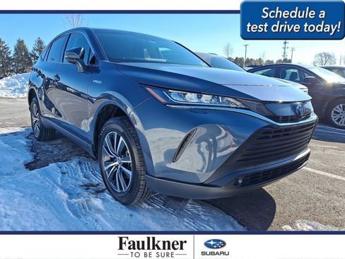 Used 2021 Toyota Venza LE image 1