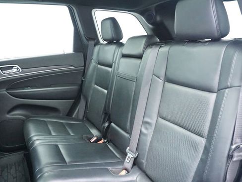 Certified 2019 Jeep Grand Cherokee Limited w/ Luxury Group II image 30