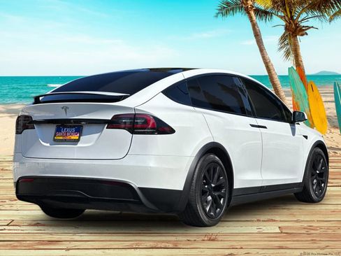 Used 2022 Tesla Model X AWD/4WD image 6