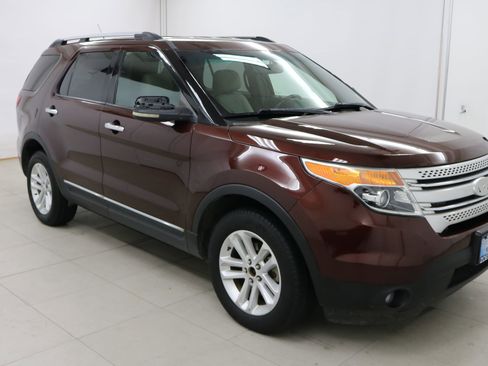 Used 2012 Ford Explorer XLT image 8