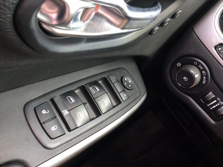 Used 2019 Jeep Cherokee High Altitude AWD/4WD image 43
