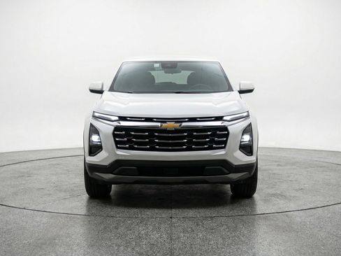 Used 2025 Chevrolet Equinox LT image 2