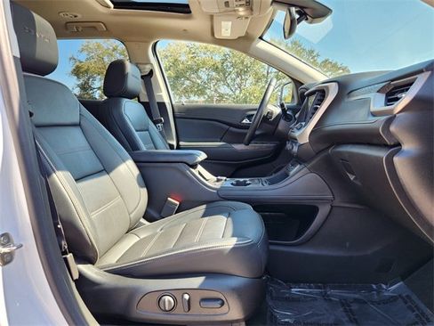 Used 2023 GMC Acadia Denali image 19