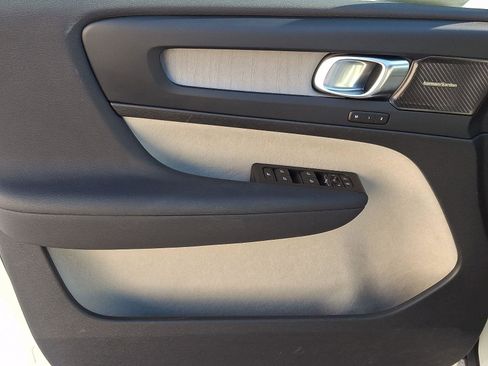 Certified 2024 Volvo XC40 B5 Plus w/ Protection Package Premier image 13