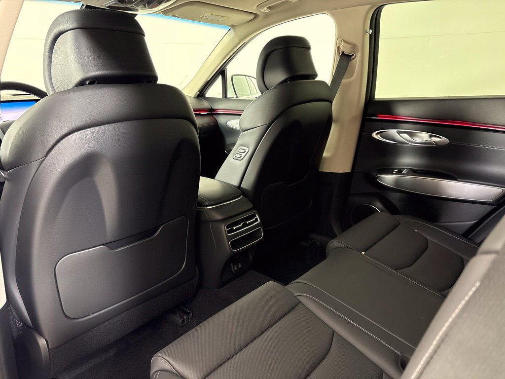 New 2027 Genesis GV70 2.5T Select AWD/4WD image 19