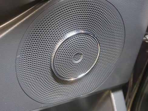 Used 2023 Ford Expedition XL image 28